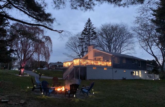 Niantic Bay & Play House