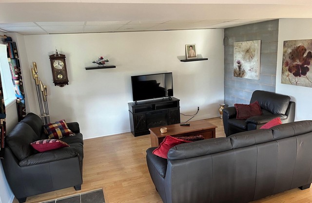 Nice 2-bedroom walk-in suite in Salmon Arm. Private parking and beautiful yard.