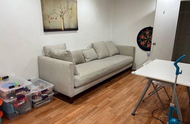 Nice 2 bedrooms place with the huge yard and BBQ deck near Bart