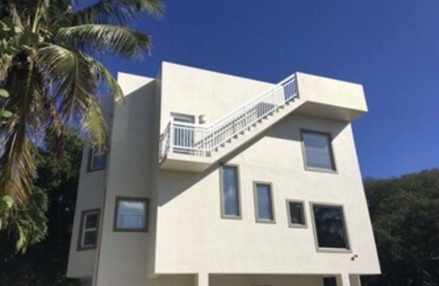 Nice 3-bedroom house with AC in Key Largo