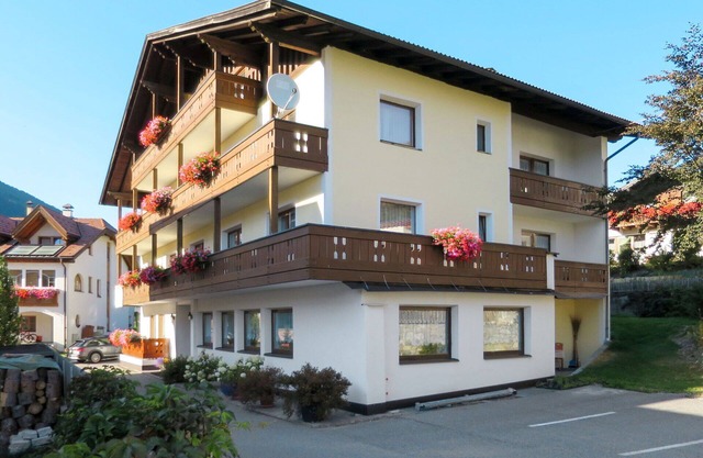 Schöne Wohnung für 6 Gäste mit W-LAN, TV, Balkon, Haustiere erlaubt und Parkplatz