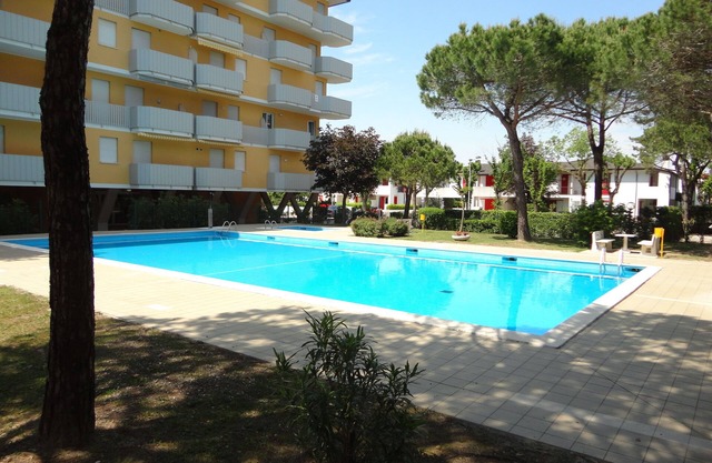 Schöne und gemütliche Wohnung mit Pool - Beahost