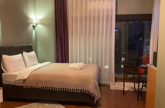 Nice and cozy hotel. Quite rooms. Close to Taksim square.Very good breakfast.
