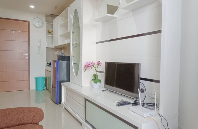 Nice And Homey 2Br At Vida View Makasar Apartment