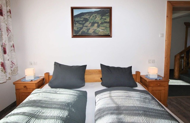 Gemütliche Wohnung in einem Ferienhaus mit W-LAN, TV, Balkon, Haustiere erlaubt und Parkplatz