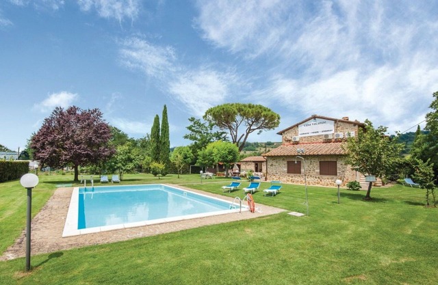 Gemütliche Wohnung in einem Ferienhaus mit Klimaanlage, Pool, TV und Parkplatz, bei Siena