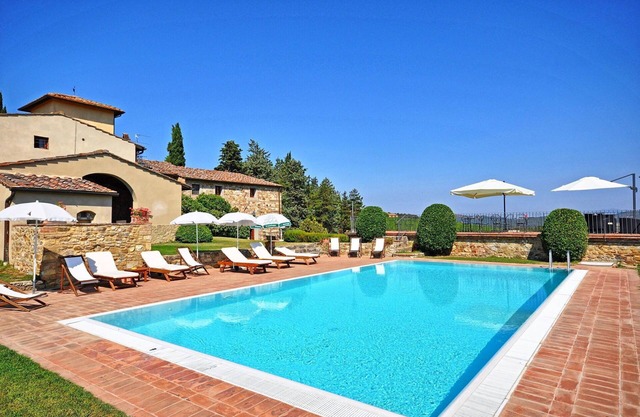 Wohnung mit Pool, W-LAN, TV, Haustiere erlaubt, Panoramablick, Parkplatz, bei Greve In Chianti