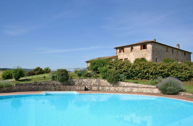 Herrliche Wohnung für 2 Gäste mit W-LAN, Pool, Panoramablick und Parkplatz, bei Siena