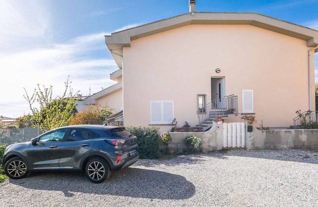 Schöne Wohnung für 3 Gäste mit Klimaanlage, W-LAN, TV, Innenhof, Haustiere erlaubt und Parkplatz