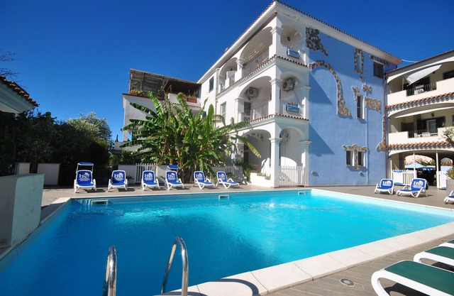 Hübsche Wohnung 55 m2, 1. Stock inkl. 15 m2 Veranda für 3 Personen mit 70m2Pool