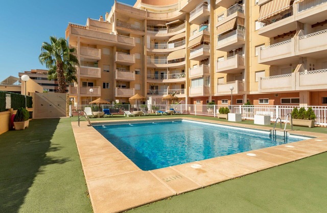 Gemütliche Wohnung mit Pool, Klimaanlage, W-LAN, TV, Terrasse, Haustiere erlaubt und Parkplatz