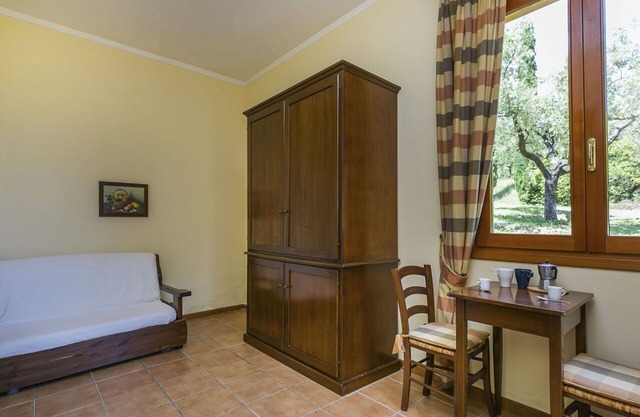 Gemütliche Wohnung für 4 Leute mit Pool, Klimaanlage, W-LAN, TV, Haustiere erlaubt und Parkplatz