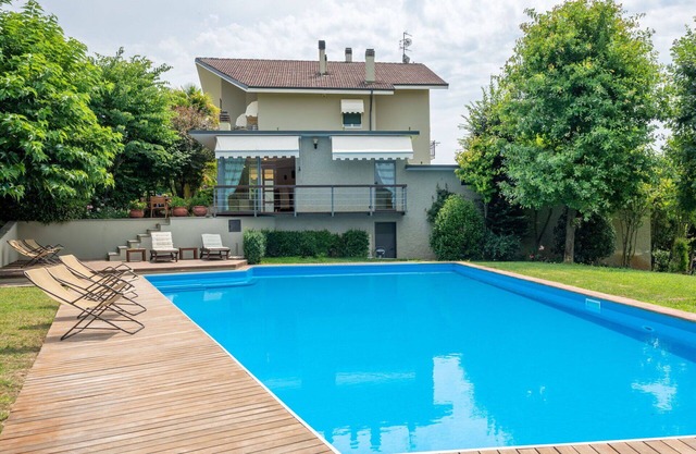 Wohnung mit privatem Pool, W-LAN, Klimaanlage, TV, Terrasse, Haustiere erlaubt, Parkplatz