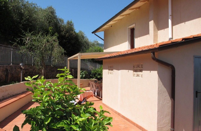 Schöne Wohnung für 10 Leute mit W-LAN, TV, Terrasse und Parkplatz