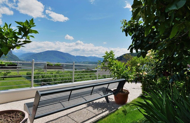 Gemütliche Wohnung für 2 Leute mit Pool, W-LAN, TV, Innenhof und Parkplatz
