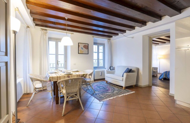 Herrliche Wohnung für 2 Leute mit W-LAN, TV, Balkon und Parkplatz