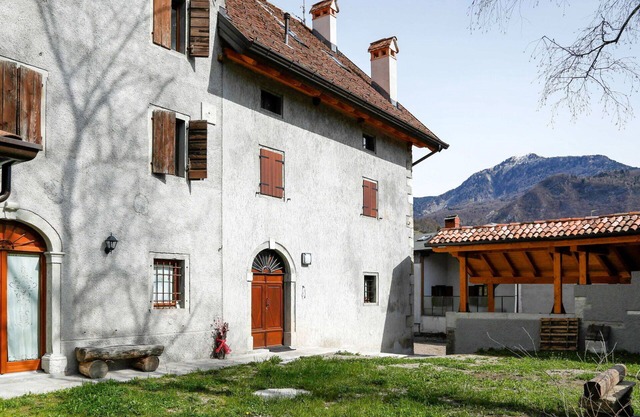 Angenehme Wohnung für 2 Gäste mit W-LAN, TV, Innenhof und Parkplatz