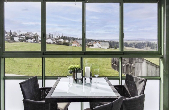 Gemütliche Wohnung für 3 Leute mit W-LAN, Pool, TV, Balkon und Parkplatz