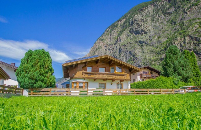 Angenehme Wohnung für 4 Gäste mit W-LAN, TV, Balkon und Parkplatz