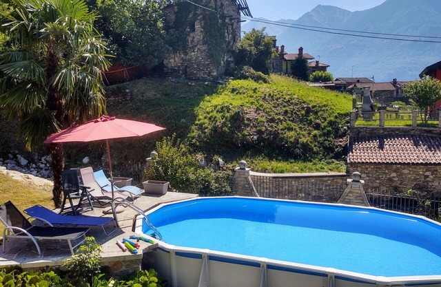 Schöne Wohnung mit Klimaanlage, Pool, W-LAN, TV, Terrasse, Haustiere erlaubt und Parkplatz