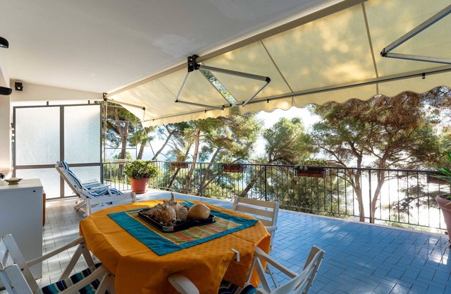 Angenehme Wohnung für 4 Personen mit W-LAN, Balkon, Panoramablick und Parkplatz