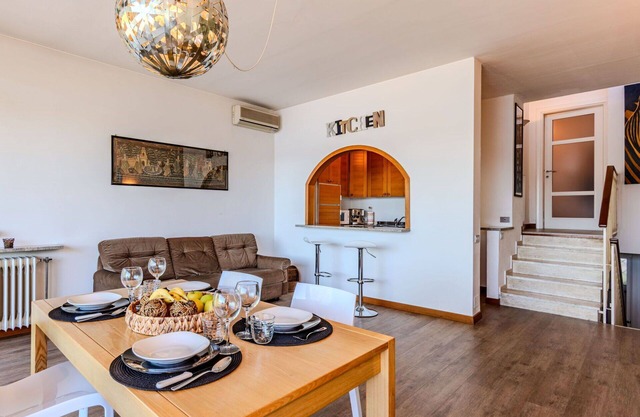 Gemütliche Wohnung für 4 Personen mit Klimaanlage, W-LAN, TV und Terrasse