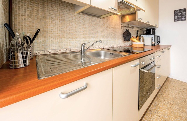 Angenehme Wohnung für 4 Gäste mit Klimaanlage, W-LAN, TV, Terrasse, Panoramablick und Parkplatz