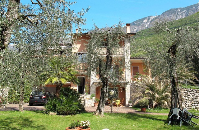 Angenehme Wohnung für 4 Gäste mit W-LAN, TV, Terrasse, Haustiere erlaubt und Parkplatz