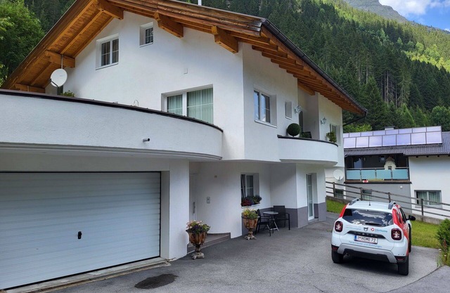 Gemütliche Wohnung für 4 Gäste mit TV, Terrasse und Parkplatz