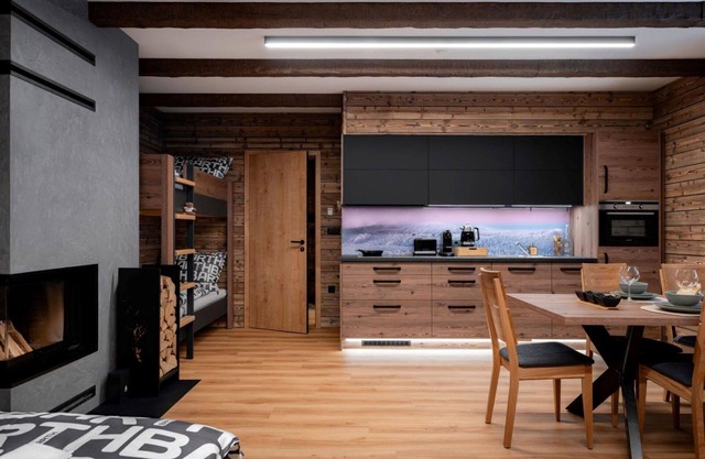 Angenehme Wohnung für 4 Personen mit W-LAN, TV, Terrasse und Parkplatz