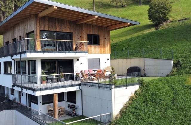 Angenehme Wohnung für 4 Gäste mit W-LAN, TV, Panoramablick und Parkplatz