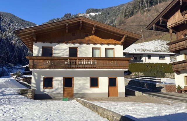 Herrliche Wohnung für 5 Leute mit W-LAN, TV, Balkon und Parkplatz
