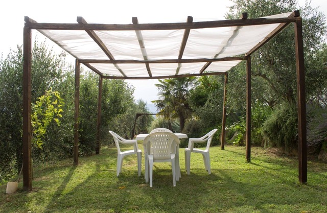 Schöne Wohnung für 5 Leute mit W-LAN, Pool, TV und Parkplatz