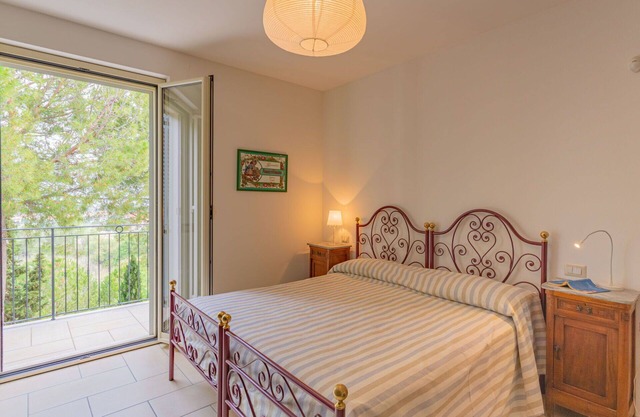 Angenehme Wohnung mit W-LAN, TV, Terrasse, Haustiere erlaubt, Panoramablick und Parkplatz