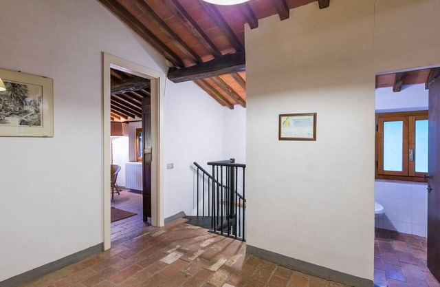 Schöne Wohnung für 7 Personen mit W-LAN, Pool, TV, Innenhof, Haustiere erlaubt und Parkplatz