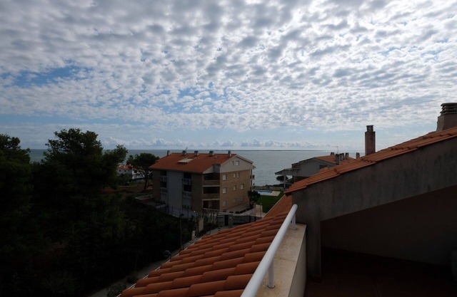 Angenehme Wohnung für 8 Leute mit Klimaanlage, W-LAN, Pool, TV, Balkon und Parkplatz