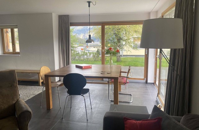 Herrliche Wohnung für 8 Personen mit W-LAN, TV und Balkon