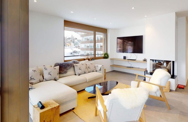 Nice apartment for 5 guests with TV, balcony and parking