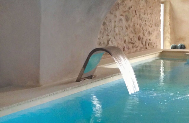 Gemütliche Wohnung mit W-LAN, privatem Pool, TV, Innenhof, Haustiere erlaubt und Parkplatz
