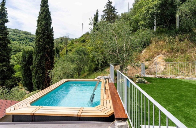 Schöne Wohnung für 6 Leute mit Pool, W-LAN, Innenhof, Haustiere erlaubt und Parkplatz