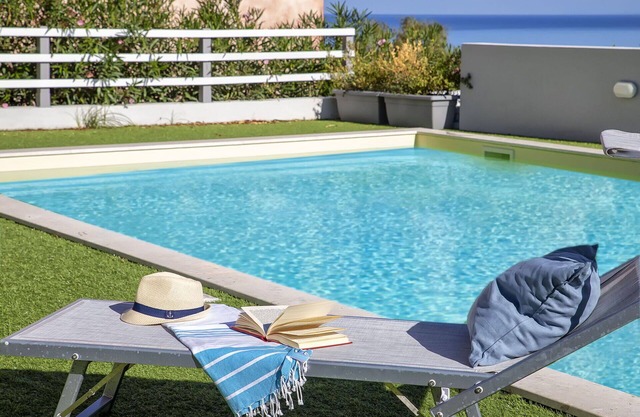Gemütliche Wohnung für 5 Leute mit Pool, W-LAN, Klimaanlage, TV, Terrasse und Parkplatz