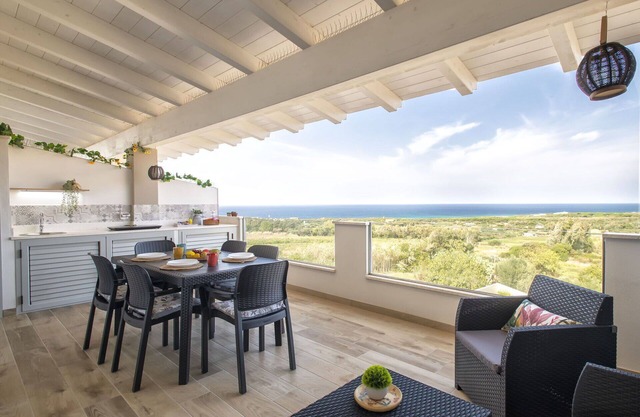 Gemütliche Wohnung für 4 Gäste mit W-LAN, Klimaanlage, TV, Terrasse, Panoramablick und Parkplatz