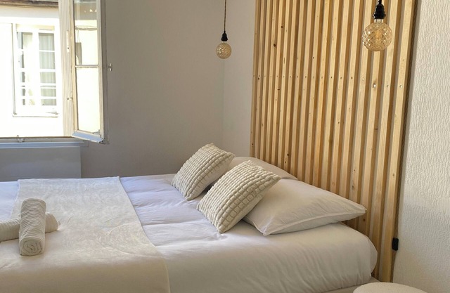 Nice apartment in Bordeaux center