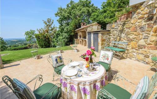 Nice Apartment In Loc, Scalabrelli