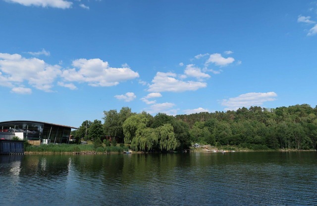 Schöne Wohnung in einem Ferienhaus mit W-LAN, TV, Terrasse, Haustiere erlaubt und Parkplatz