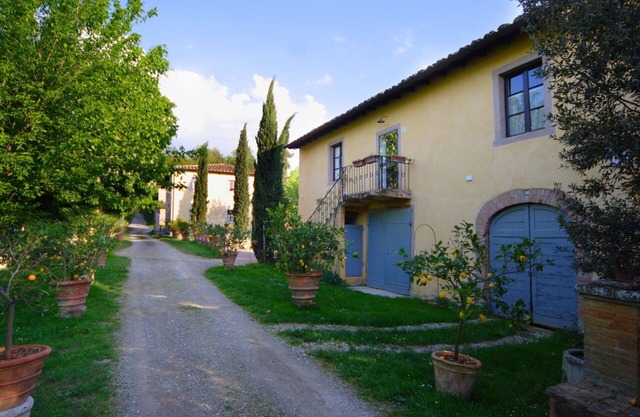 Wohnung in einem Ferienhaus mit W-LAN, Pool, TV, Innenhof, Panoramablick, bei San Gimignano