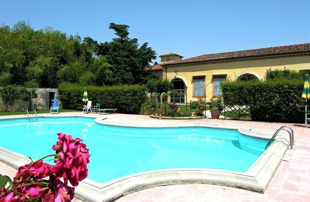 Herrliche Wohnung in einem Ferienhaus für 6 Leute mit Pool, W-LAN, TV, Panoramablick und Parkplatz