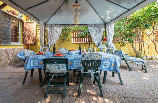 Nice apartment in villa for 4 guests with WIFI, TV, patio and panoramic view