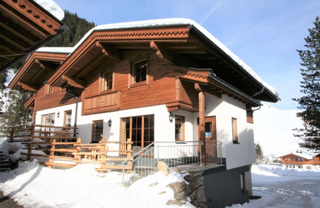 Herrliche Wohnung in einem Ferienhaus für 9 Personen mit W-LAN, TV, Terrasse und Parkplatz