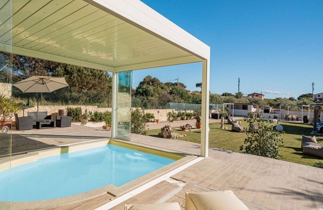 Schöne Wohnung in einem Ferienhaus mit Pool, Klimaanlage, W-LAN, TV, Innenhof und Parkplatz